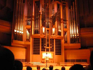 Красногорская филармония приглашает в концертный зал Алые паруса на концерт органной музыки.
