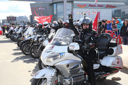 Традиционным областным праздником "Мы вместе за безопасность дорожного движения" откроется Мотосезон 2016 в Подмосковье.